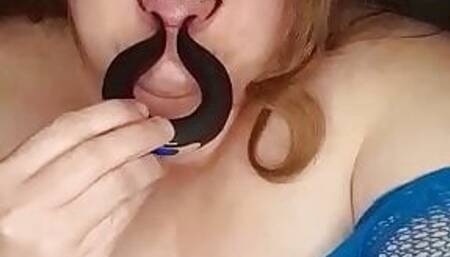 TheLady tries her new vibrator