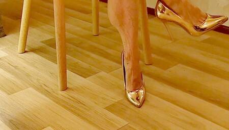 Iron Ivy, the siilver stilettos, for the smart phone