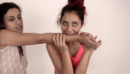 i morsi di Mayla e Margherita - the bites of Mayla and Margherita (MOBILE VERSION MP4)