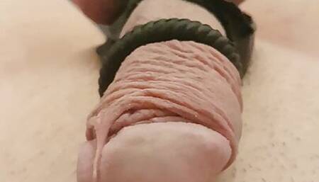 Cock in cockringe