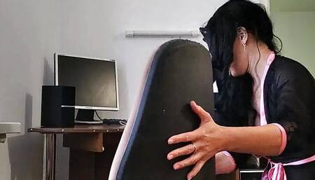 Cleaning with bare ass