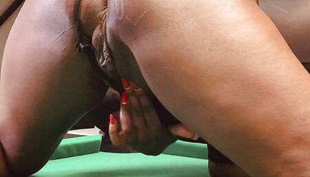 HOW MANY HARD  BILLIARDS  BALLS DO YOU THINK FIT IN MY DRIPPING WET PUSSY