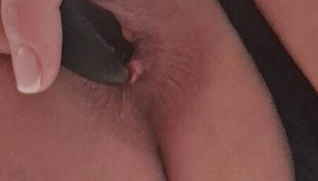 Milf putting plug in her big ass creamy pussy dildo fuck