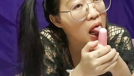 Super sexy cute Asian girl show her body and play with her vibrator