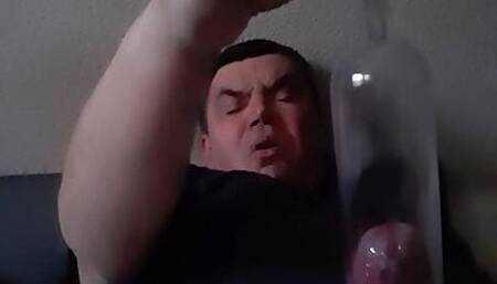 Tom is pumping and cumshot.