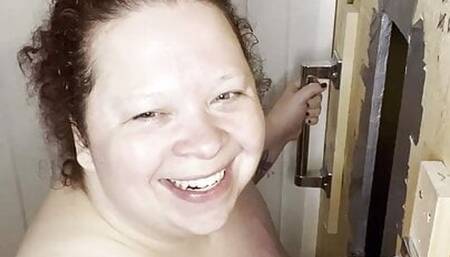 AnnabelleLeigh deepthroats BWC at gloryhole