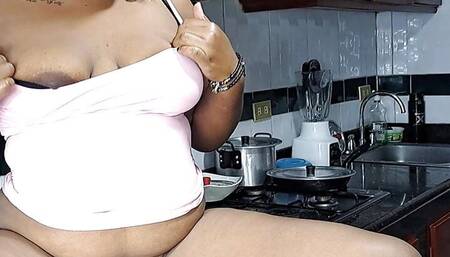 I play with my pussy in the kitchen, my stepbrother surprise me