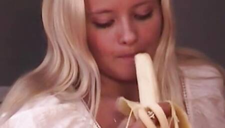 18yo Paris Tale Opens Her Legs To Shove A Banana In Her Twat