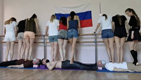 Moscow multitrampling contest #43 (Part 1): human mats walked over by 9 beautiful models