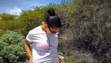 T-shirt out and flex