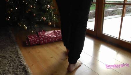 Sneaker-Girl Akira - No perfect Christmas Gift