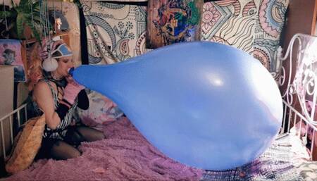 Mariette BTP's blue Indian 30'' balloon - 1080p