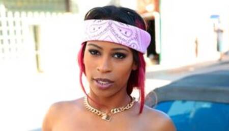 Ebony bitch Envy Star getting fucked in an interracial vid