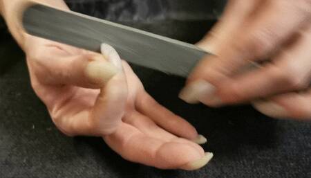 Sharpening pointy natural nails