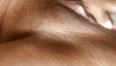 Indian bhabi jushi pussy fingering musterbited