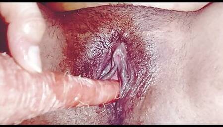 Desi Gaand Big Boobs Big Ass Round Muskaan ki garam chut me lagi aaj aag naye saal pe nikala chut se pani