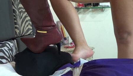 FOOT AND BOOT DOMINATION SOL AND BRUNA VAZ OVER MALE SLAVE FULL EDITION