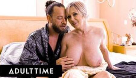 ADULT TIME - Stepmom Dee Williams Shows You How To Have Sex With Your Stepdad's Help! FULL SCENE