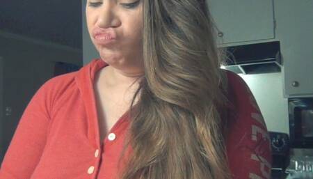 Lip Smelling Doing The Dishes (MP4) ~ MissDias Playground