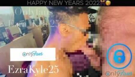 Onlyfans model Ezra_Kyle25 sucks big Italian hunk cock