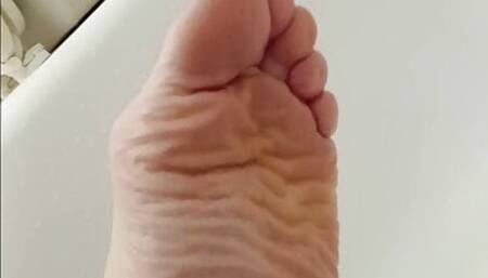 Suck These Wet Toes For Me