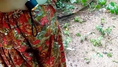 Malkin bhabi pee And sex with nokar in farmhouse bathroom