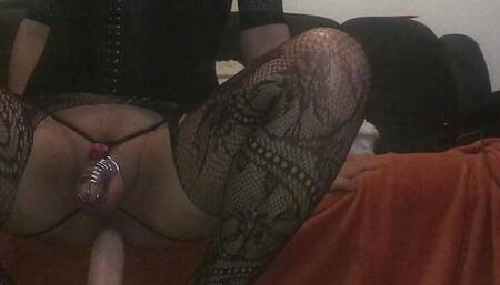 Sissy crossdresser Loves big dildos