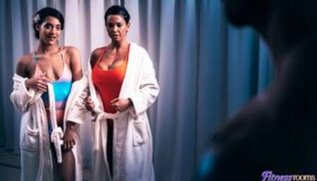 Hot wet threesome with Italian teen