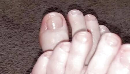 You want these Lubed up feet & toes on you???