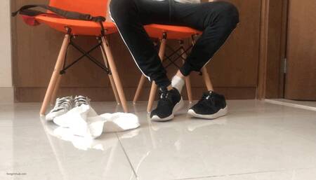 POST WORKOUT FUNGUS FEET ITCHY FEET AND TERRIBLE SMELL - MOV HD