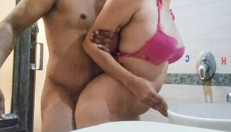 Faster fuck ever in bathroom