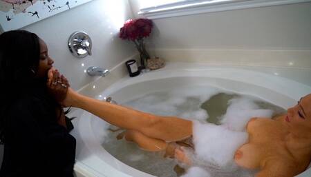 Delilah Makes Zoey's Bath Wonderful