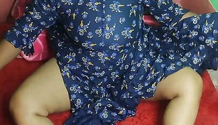 Indian mom Sruti Strips in blue grown and fingering pussy