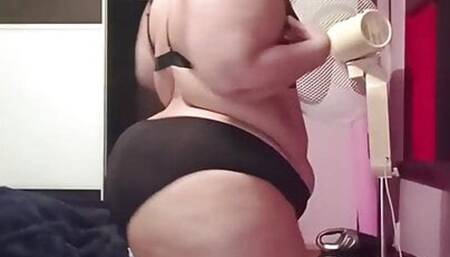 loves my body and my huge ass
