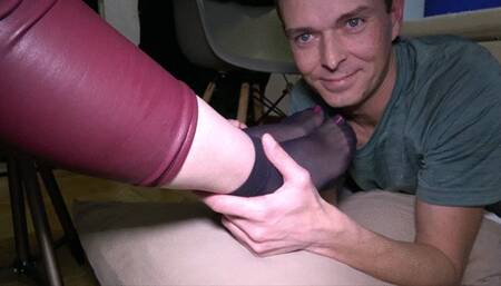 worship Sarah's feet under the table