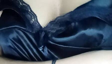 Bib boobs latin