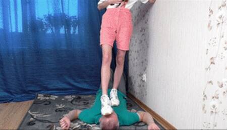 Teenage cutie tests guy's body and head on strength, vf2345h 720p