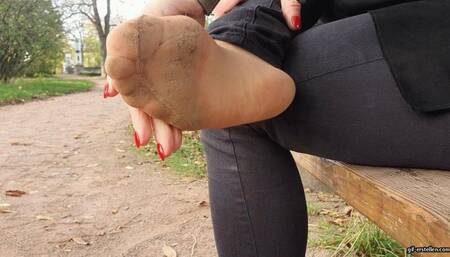 stuck shoe and break Heel off HD wmv 1920x1080