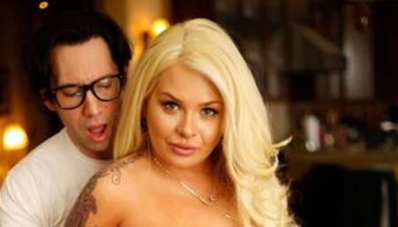 Gorgeous blonde mademoiselle London Rose is getting rammed by a pretty hard wiener