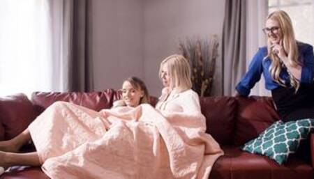 Pretty lesbians pussy licking foursome