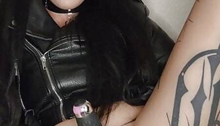 Isabella Velwood squirts while wearing a leather jacket