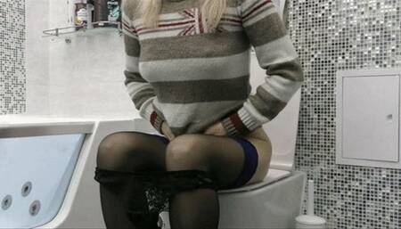 We must hear your waste fall into the toilet (Part 3) MP4 HD 720p