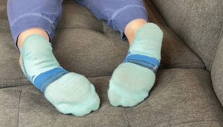 Lick & Rub Your Cock on My Feet