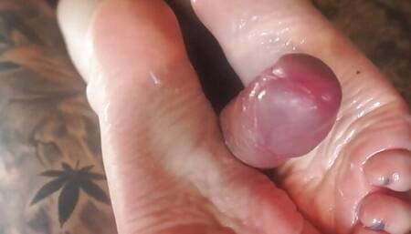 hot reverse footjob with beautiful feet PREVIEW