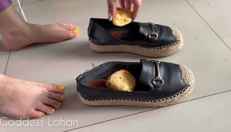 Breads in the shoe - bread for slaves