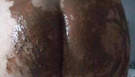 Melted chocolate = HORNY Embrix!