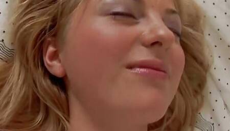 Two German teen girls sharing a loaded rod in the bedroom