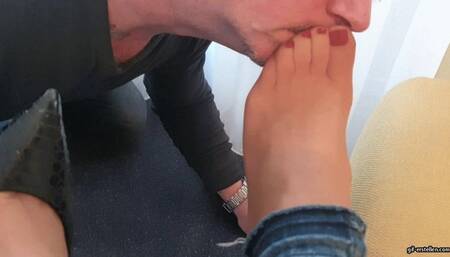 The high heels thief stole my Casadei pumps wmv 1280 x 720