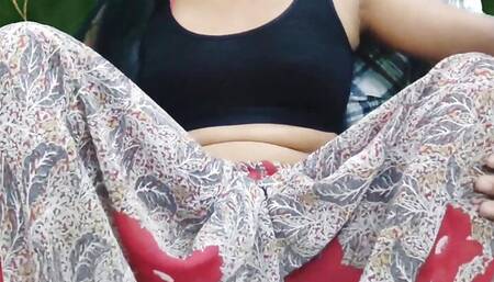 Hot bhabhi enjoyed fingering blowjob and pussy fucking