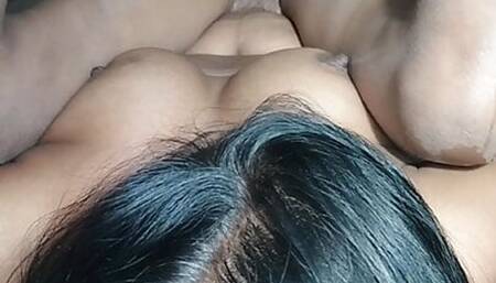 Bhabhi ki taange utha kar thoka